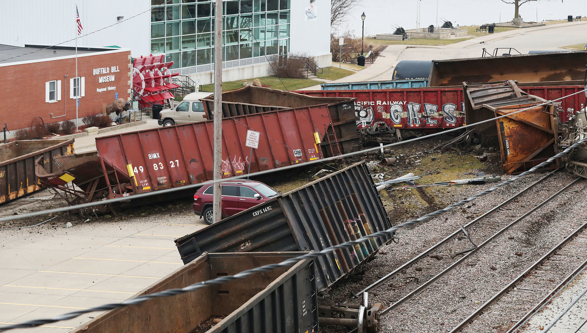 010320-qc-train-derail-006